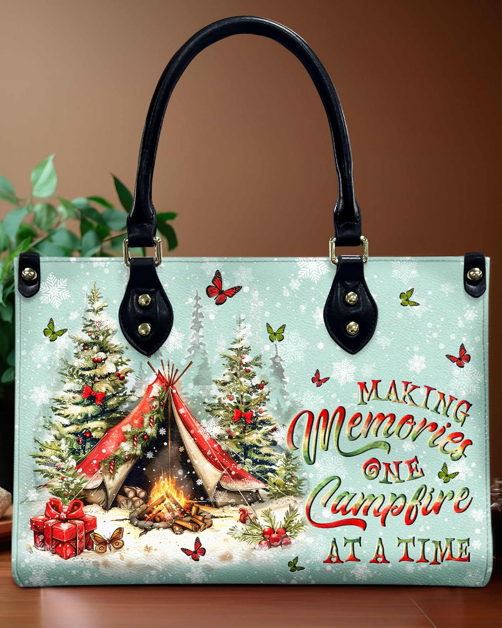 BLISSCORNERS MAKING MEMORIES ONE CAMPFIRE CHRISTMAS LEATHER HANDBAG