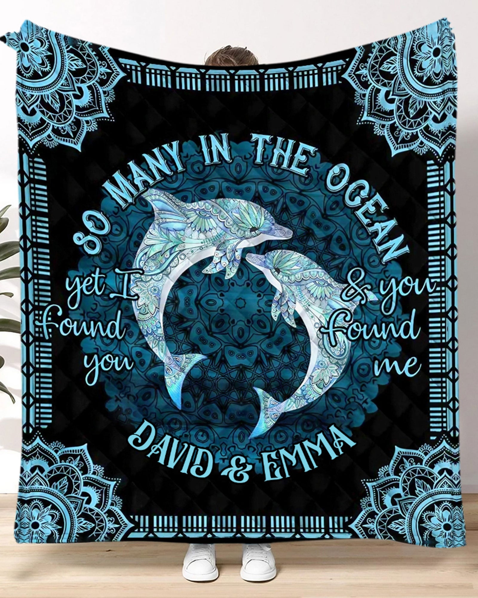 BLISSCORNERS PERSONALIZED SO MANY IN THE OCEAN COUPLE DOLPHIN FLEECE BLANKET