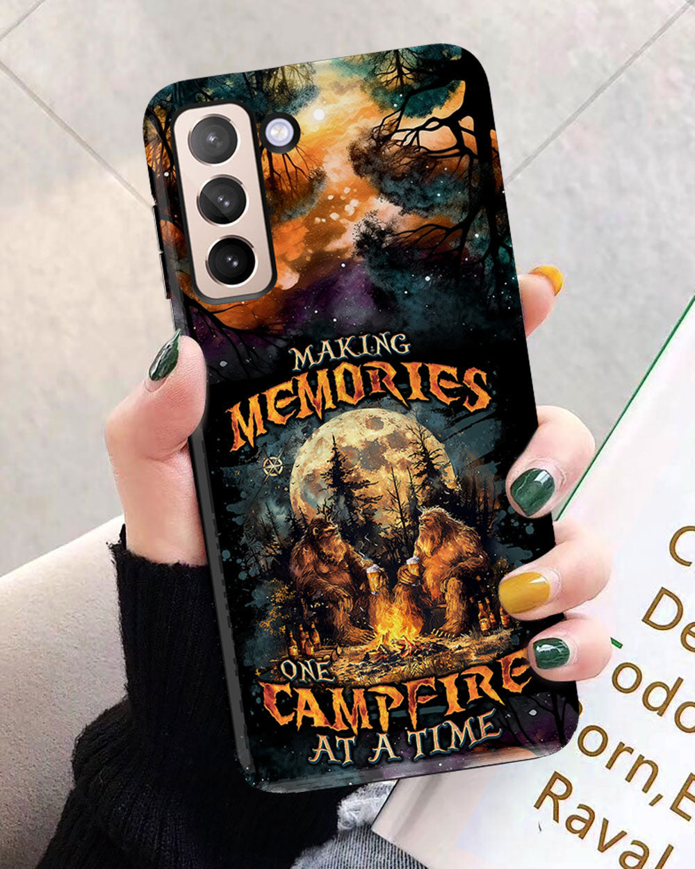 BLISSCORNERS MAKING MEMORIES ONE CAMPFIRE AT A TIME BIGFOOT PHONE CASE