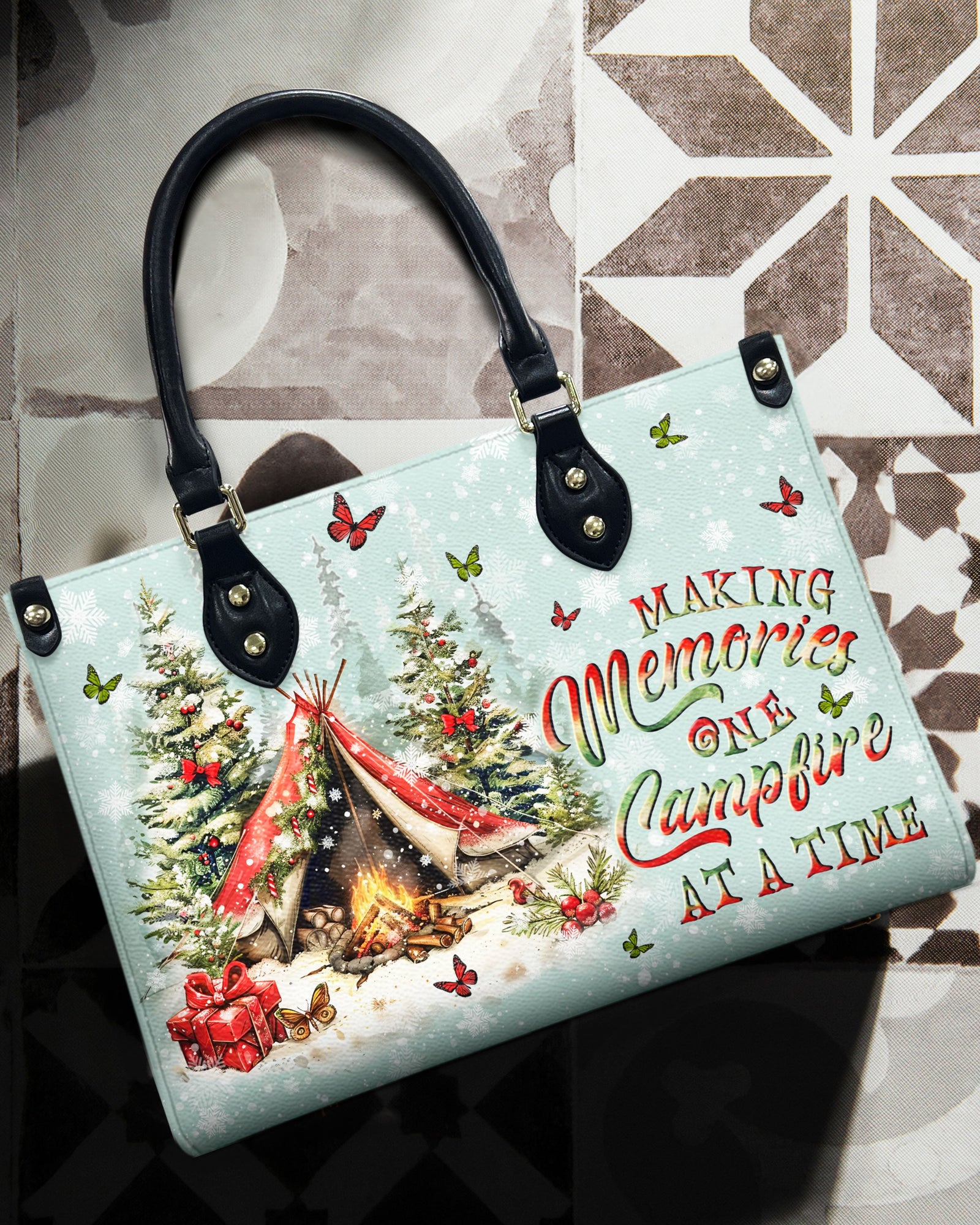 BLISSCORNERS MAKING MEMORIES ONE CAMPFIRE CHRISTMAS LEATHER HANDBAG