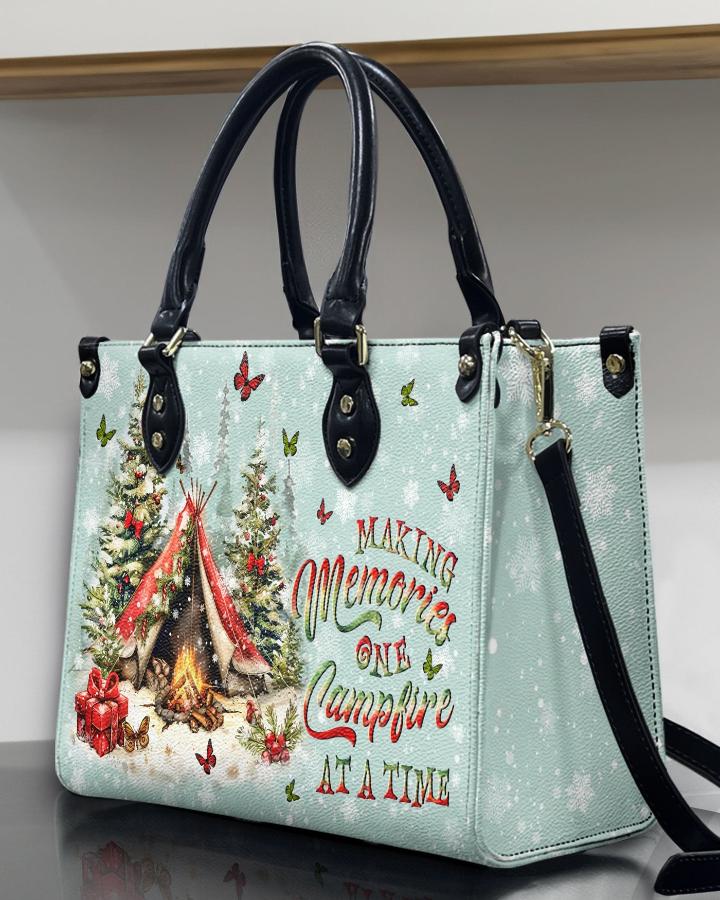 BLISSCORNERS MAKING MEMORIES ONE CAMPFIRE CHRISTMAS LEATHER HANDBAG