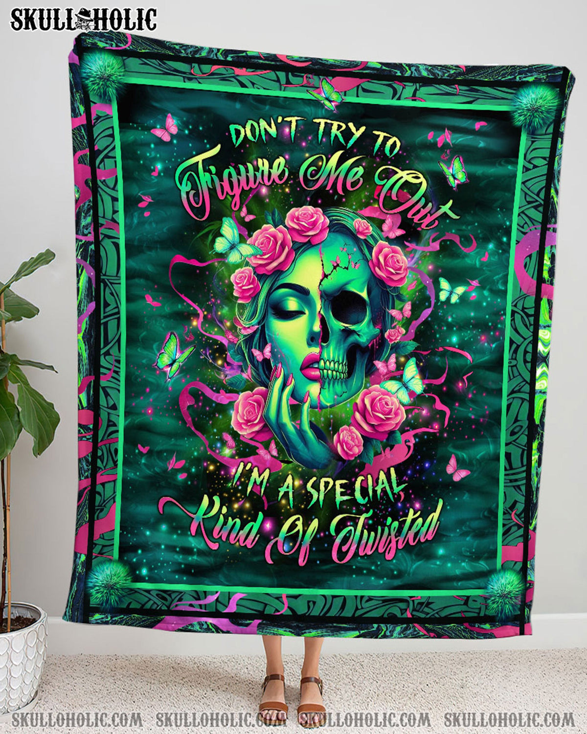 BLISSCORNERS DON'T TRY TO FIGURE ME OUT SKULL FLEECE BLANKET