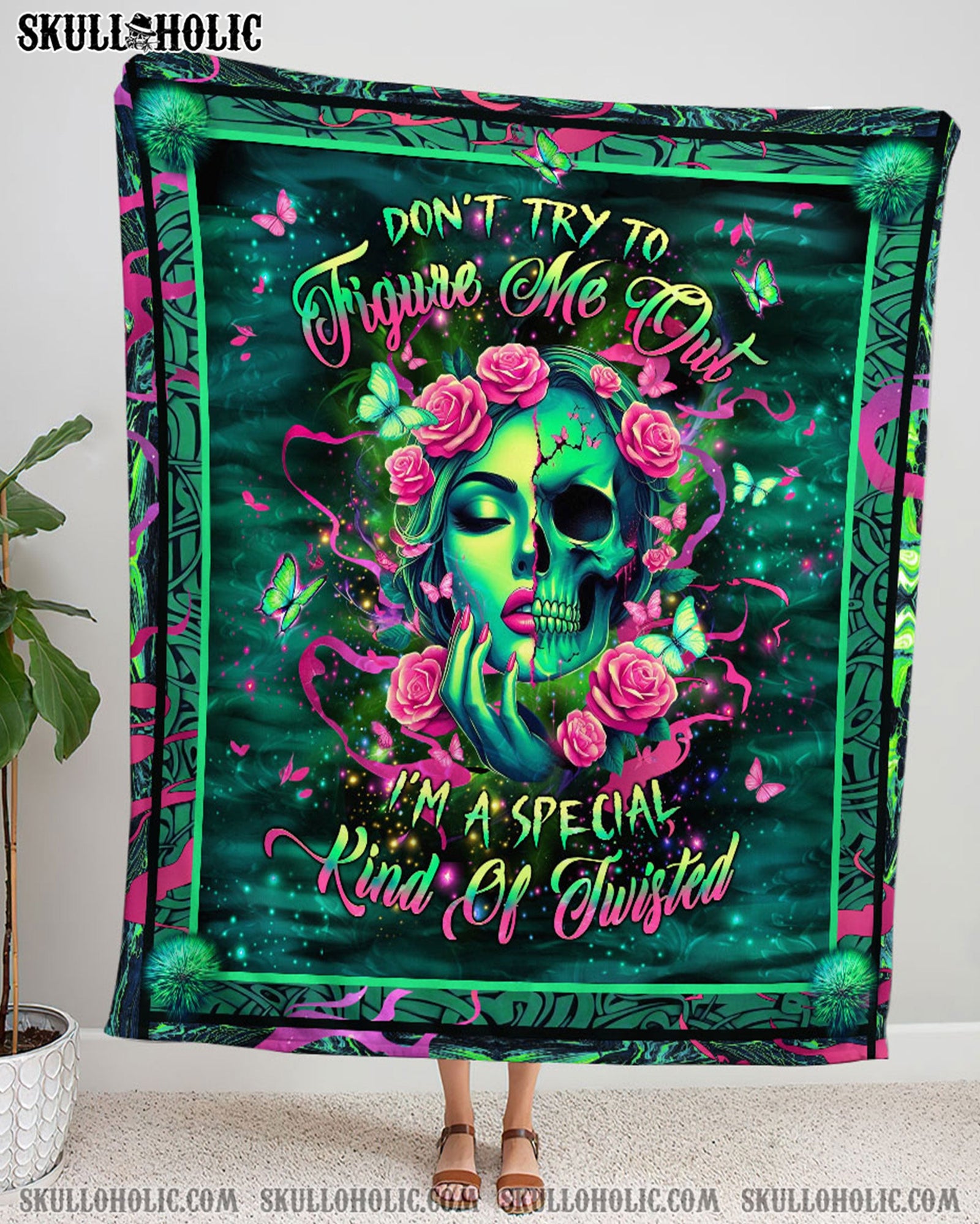 BLISSCORNERS DON'T TRY TO FIGURE ME OUT SKULL FLEECE BLANKET