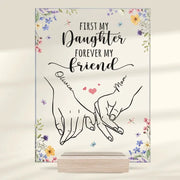 BC-HER-HAND-IS--MOCKUP-2-4FBDE