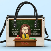 BC-LEATHER-HAND-MOCKUP-3-BE637