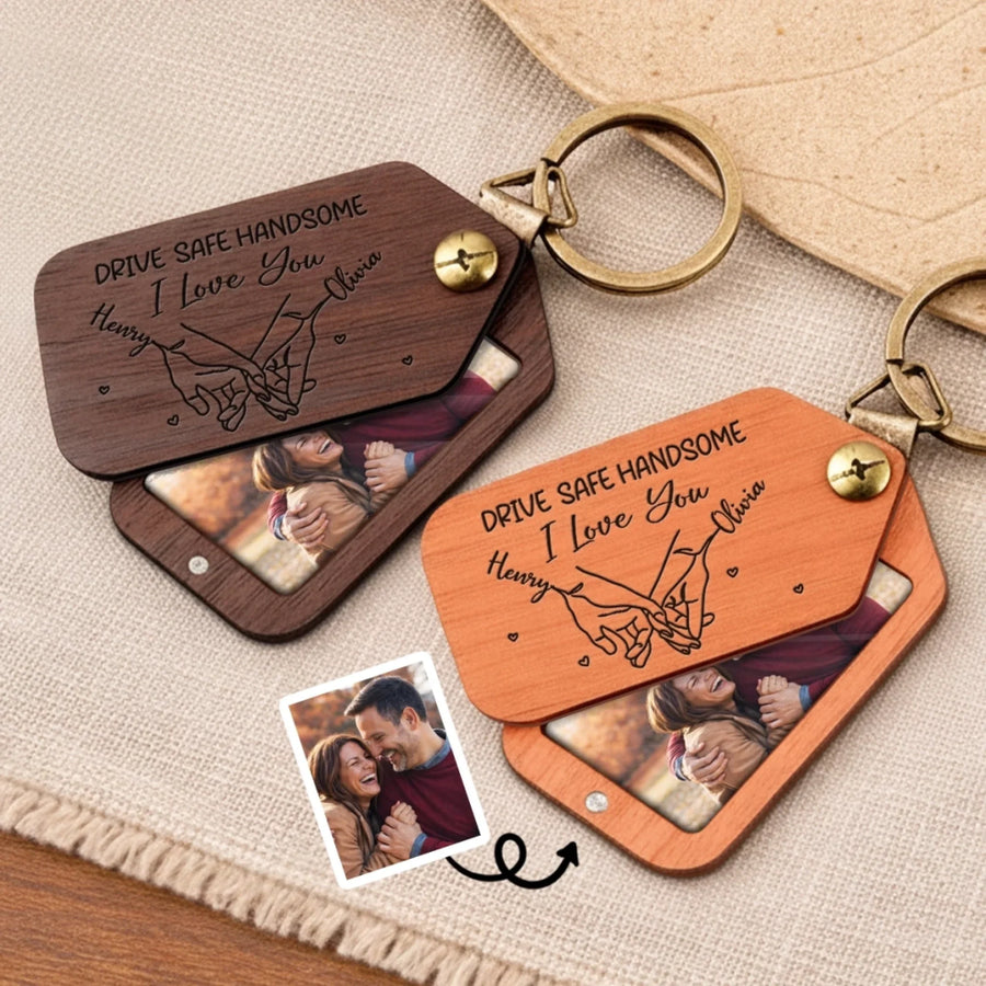 BC-PHOTO-WOODEN-MOCKUP-2-10929
