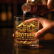 BC-WHISKEY-GLAS-MOCKUP-5-B90BB