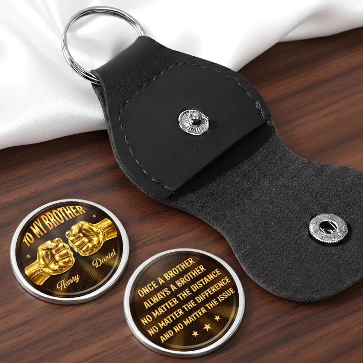 BC-POCKET-HUG-B-MOCKUP-7-E0808