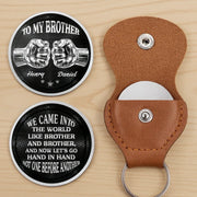 BC-POCKET-HUG-B-MOCKUP-3-5ACC6