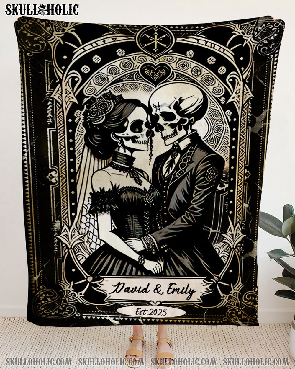 BLISSCORNERS PERSONALIZED SKULL COUPLE FLEECE BLANKET