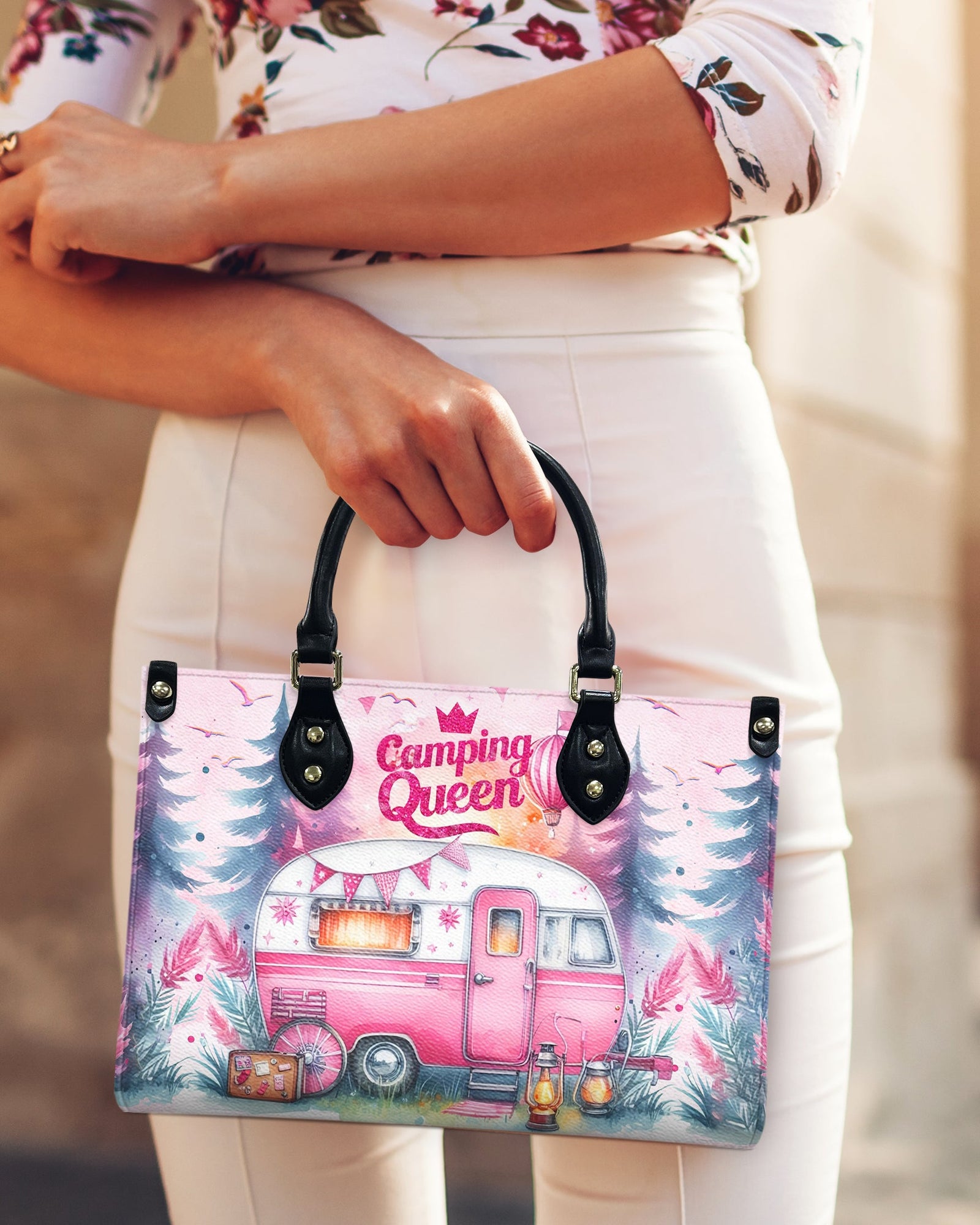 BLISSCORNERS CAMPING QUEEN LEATHER HANDBAG