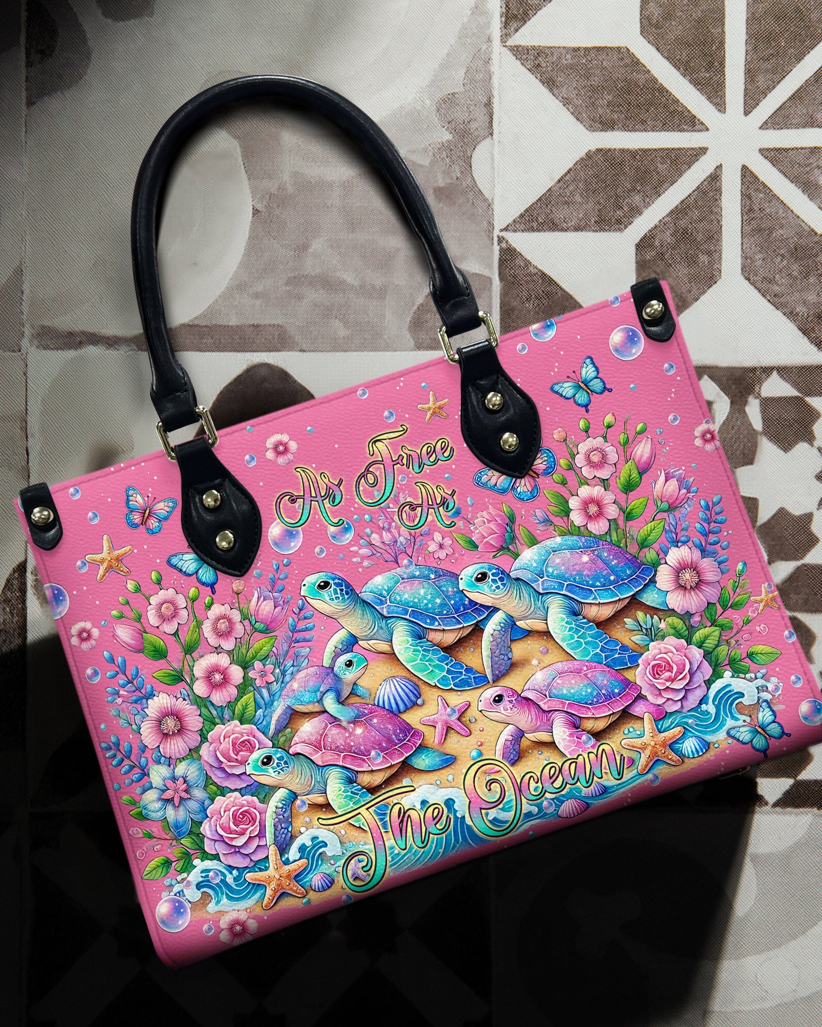 BLISSCORNERS AS FREE AS THE OCEAN TURTLE LEATHER HANDBAG