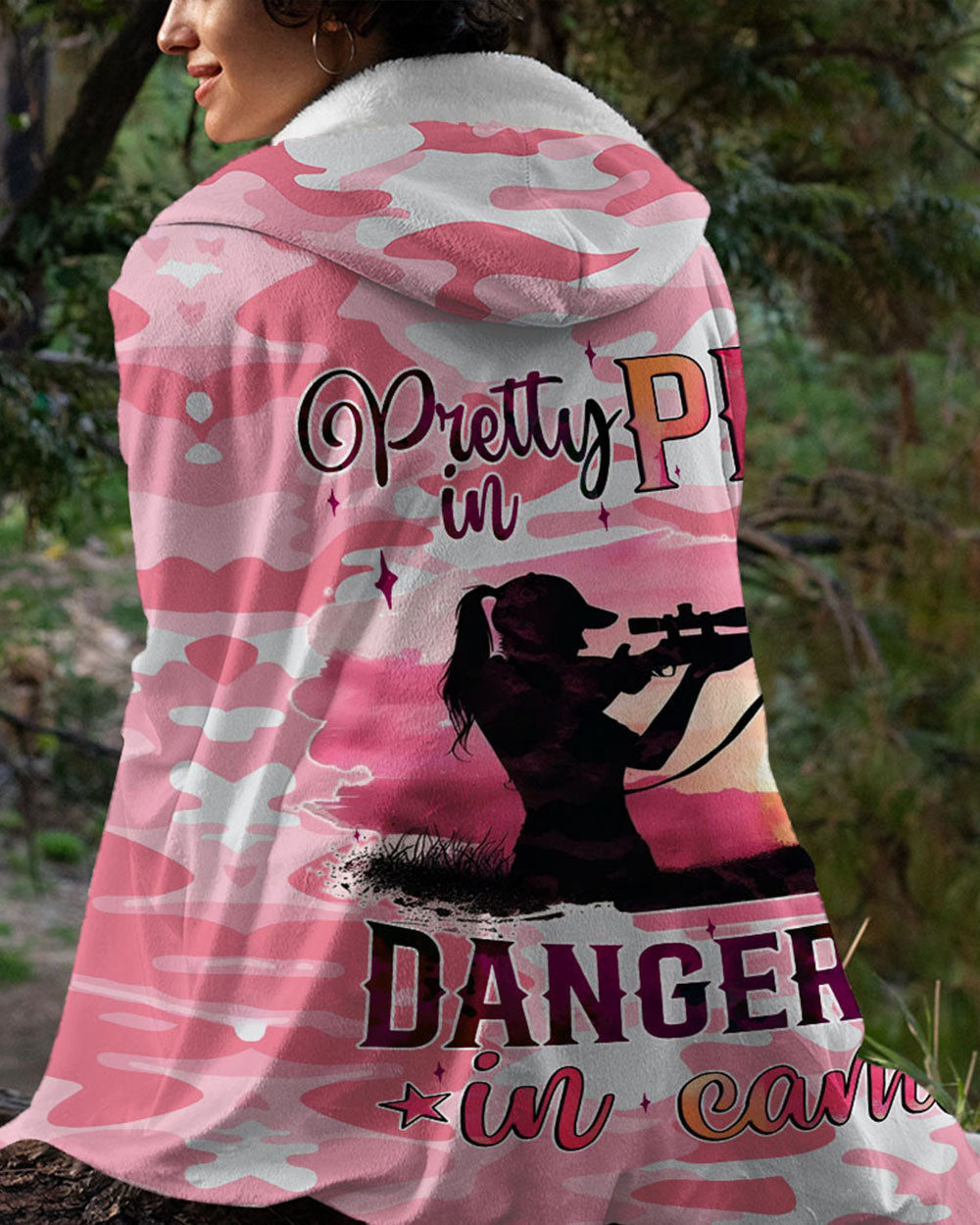 BLISSCORNERS PRETTY IN PINK HUNTING SHERPA BLANKET HOODIE