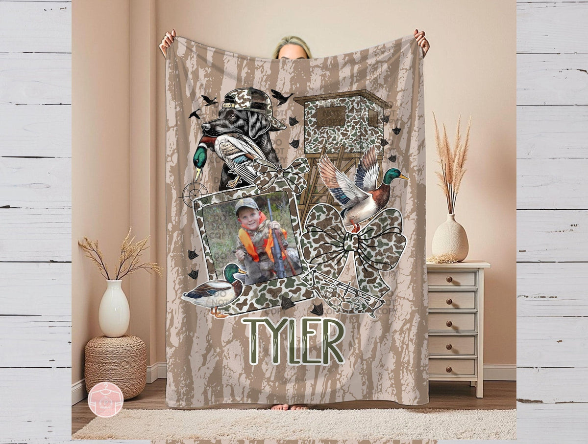 Blisscorners Custom Hunting Blanket, Personalized Duck Hunter Gift, Camo Blanket for Men, Family Photo Blanket, Dog Retriever, Hunting Lodge Decor LM1611