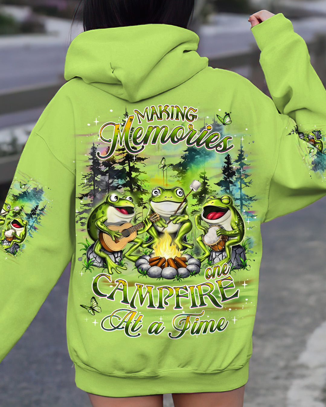BLISSCORNERS MAKING MEMORIES ONE CAMPFIRE AT A TIME FROG ALL OVER PRINT