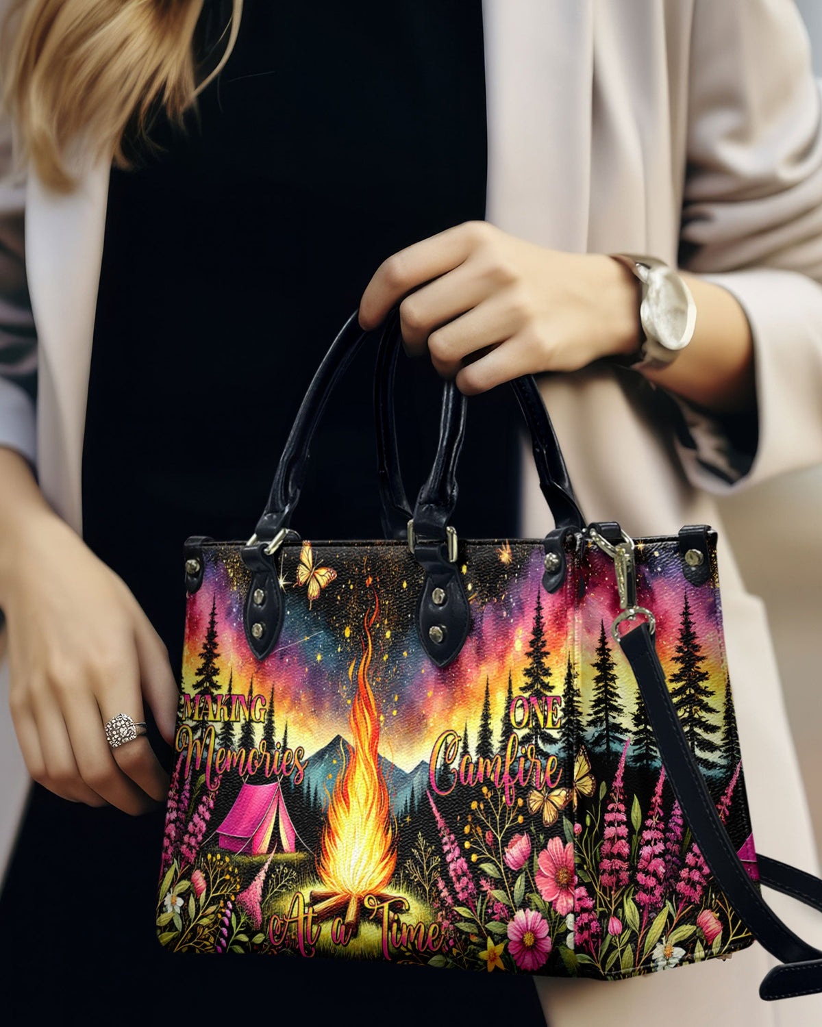 BLISSCORNERS MAKING MEMORIES ONE CAMPFIRE AT A TIME LEATHER HANDBAG