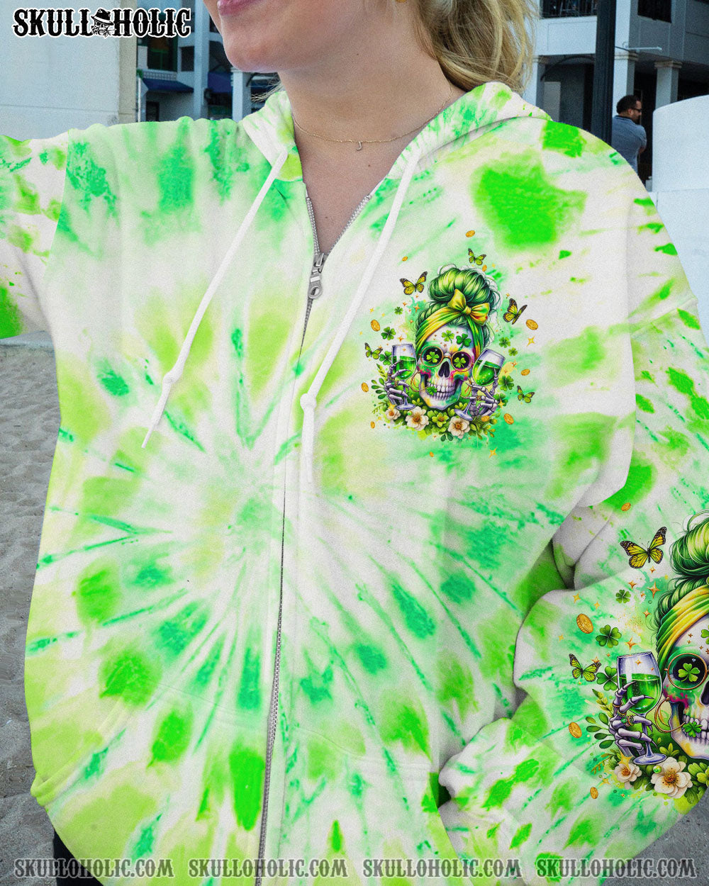 BLISSCORNERS ONE LUCKY MAMA MESSY BUN SKULL PATRICK'S DAY ALL OVER PRINT